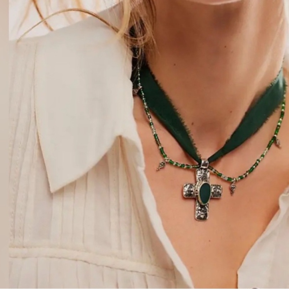 FREE PEOPLE Lola Cross Choker Necklace